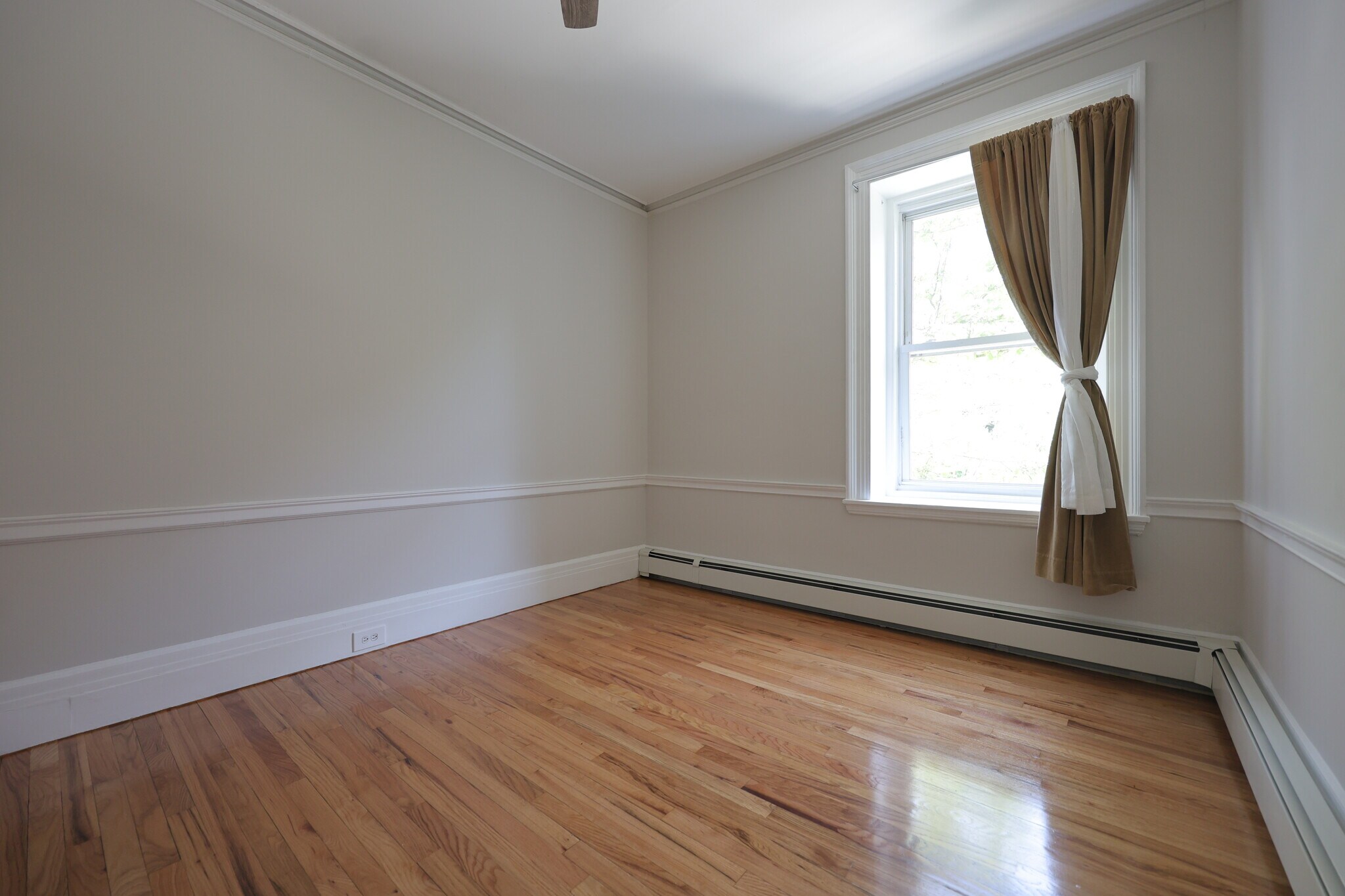 Building Photo - 318 Tappan St