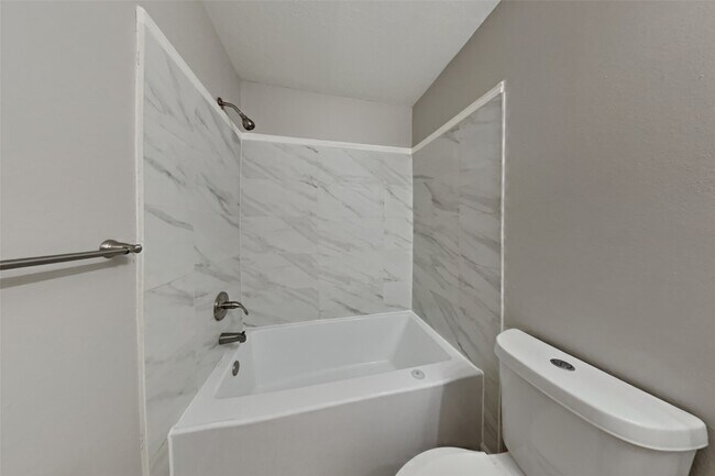 Building Photo - 3723 Hidden Brook Ln
