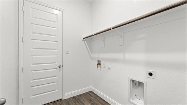 Building Photo - 3804 Malibu Dr