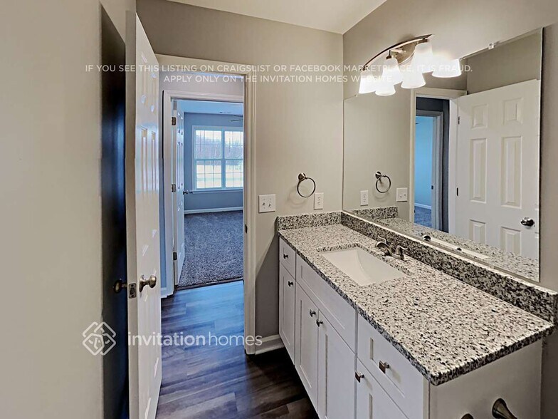Building Photo - 105 Breezewood Ln