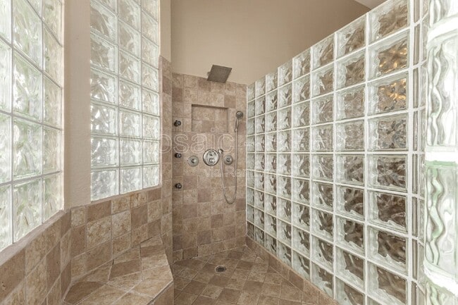 Building Photo - 2738 E Silverwood Dr