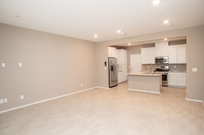 Building Photo - Gorgeous Townhome 3/2 in Santa Rosa Community in Summerlin!