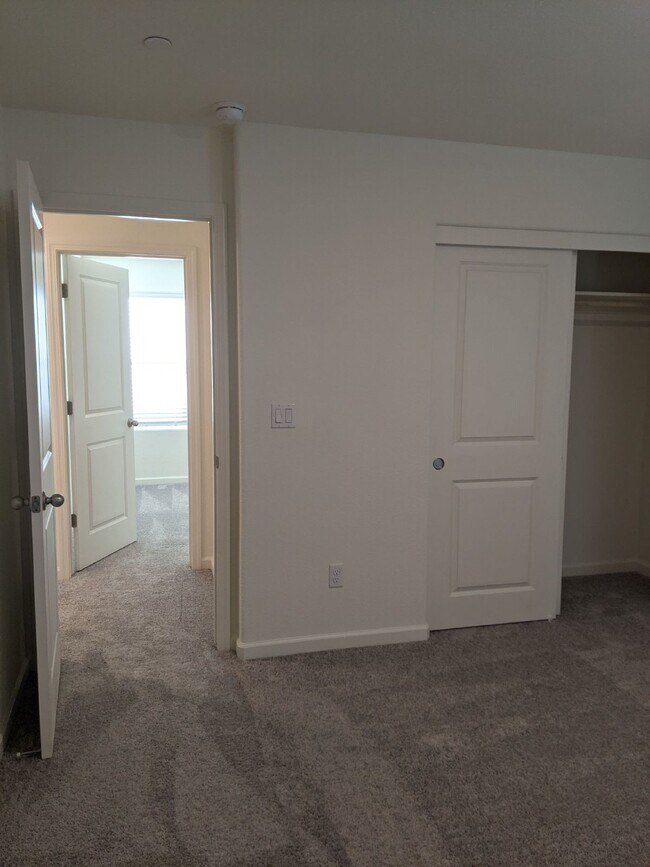 Building Photo - $250.00 OFF FIRST MONTH'S RENT!  Ready Now...