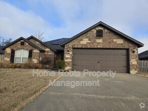 Building Photo - 3703 W Amour Dr