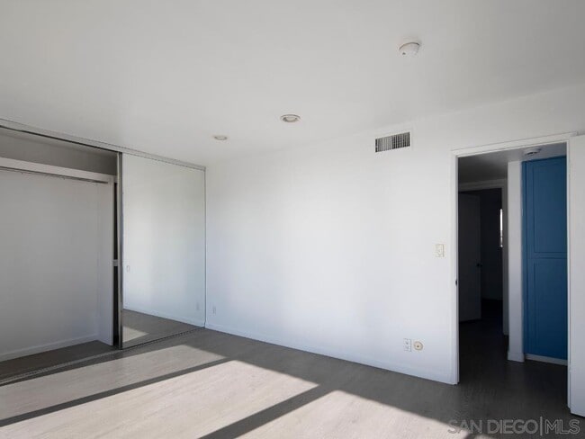 Building Photo - 721 Camino Del Mar