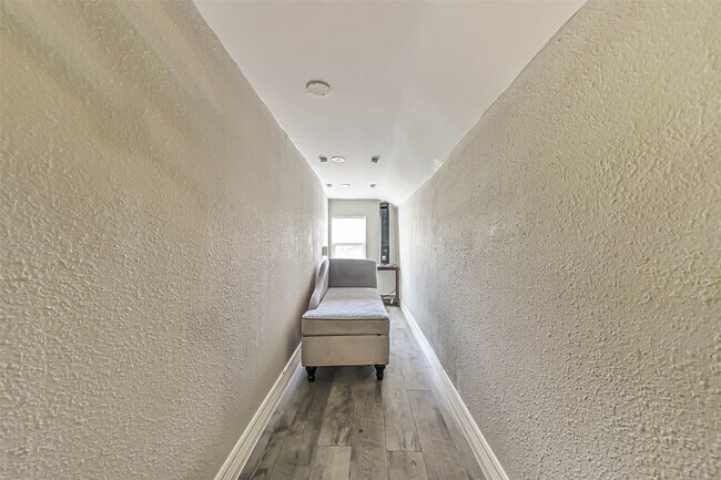 Building Photo - 2914 Avenue K