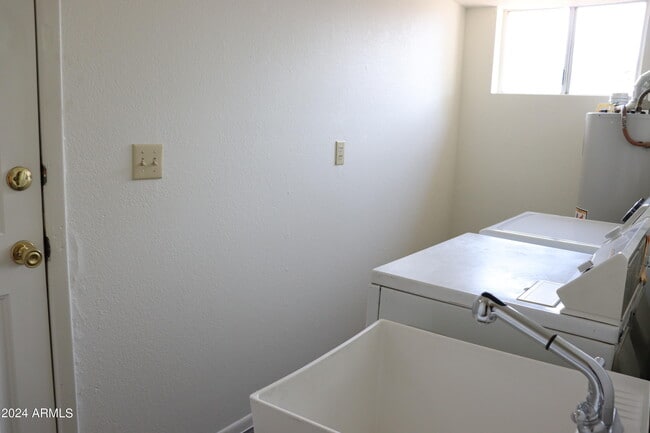 Building Photo - 4207 Calle Barona