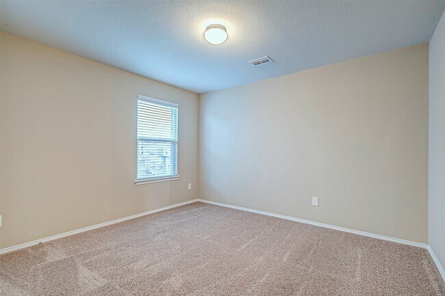 Building Photo - 120 Abelia Dr