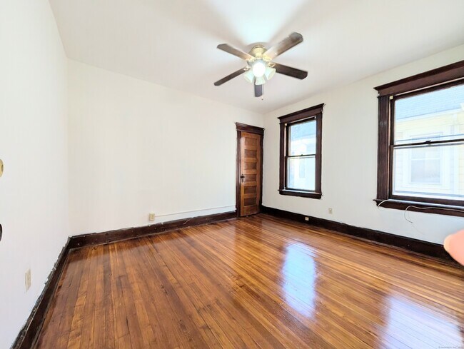 Building Photo - 133 Poplar St