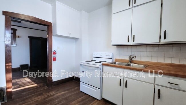 Building Photo - 1316 3rd Ave N