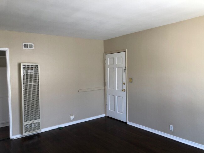 Building Photo - 5458 Kinston Ave