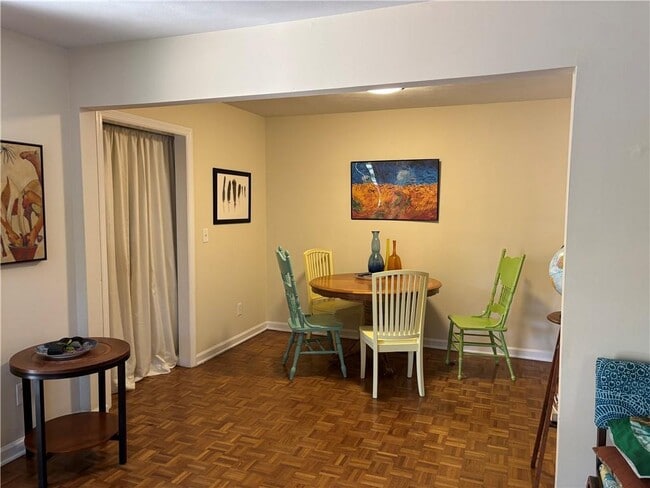 Building Photo - 3105 Colonial Way