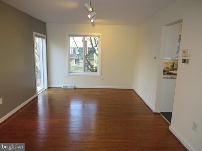 Building Photo - 30 Kings Grant Rd