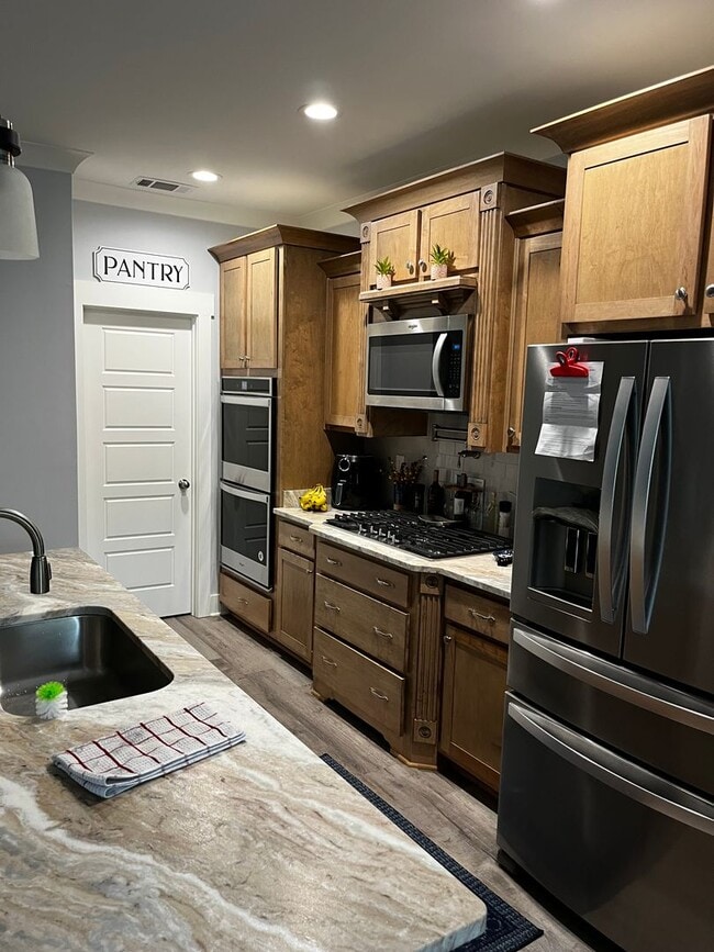 Building Photo - Immaculate Home built in 2022