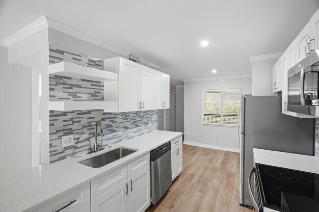 Building Photo - Condo For Rent in Largo with TONS OF UPGRADES!