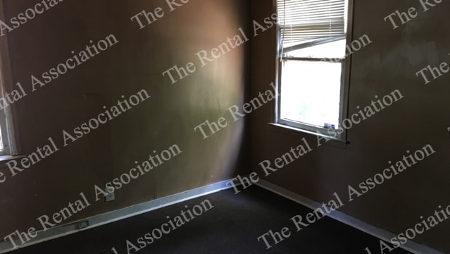 Building Photo - 1503 S 5th St