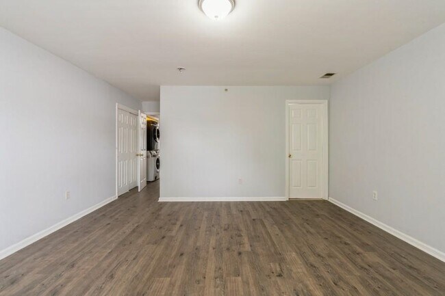 Building Photo - 7 Halleck St