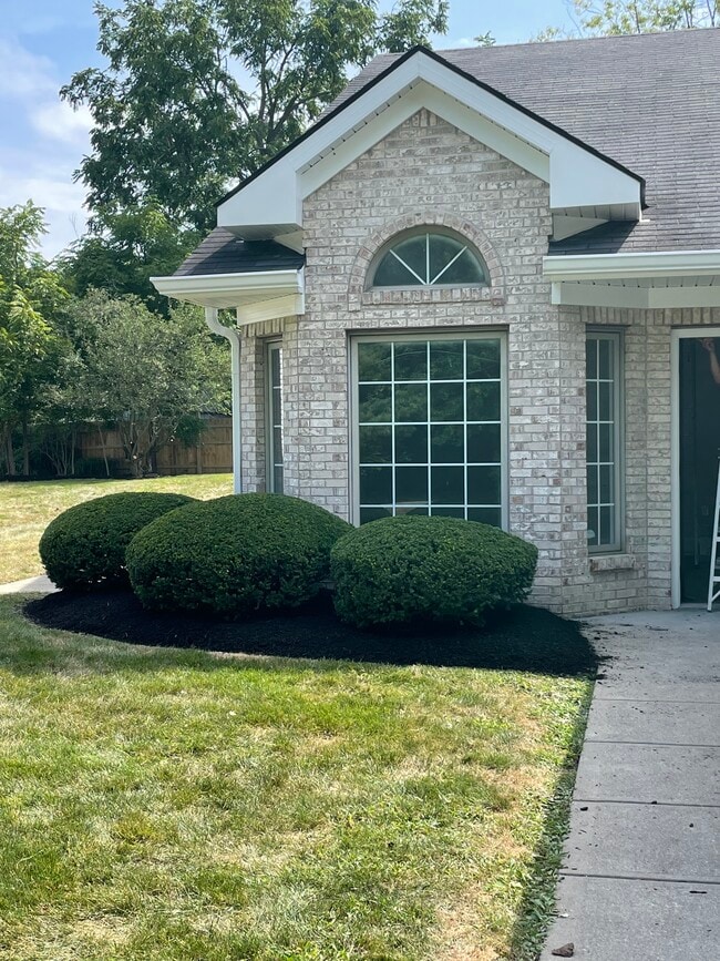 Building Photo - 10717 N Park Ave