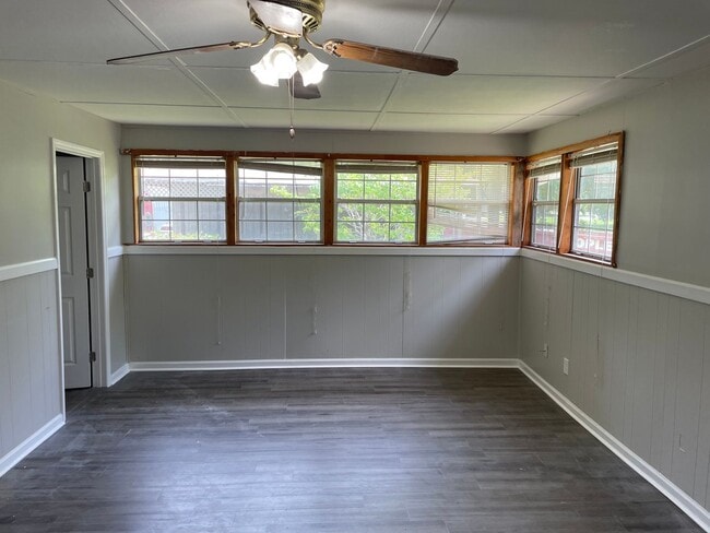 Building Photo - Fabulous Renovated Home Available Now!