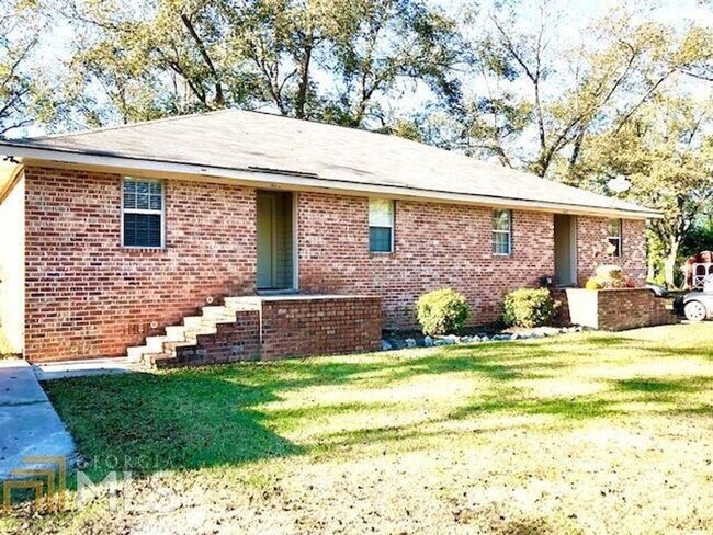 Primary Photo - 1006 Lucy Ln
