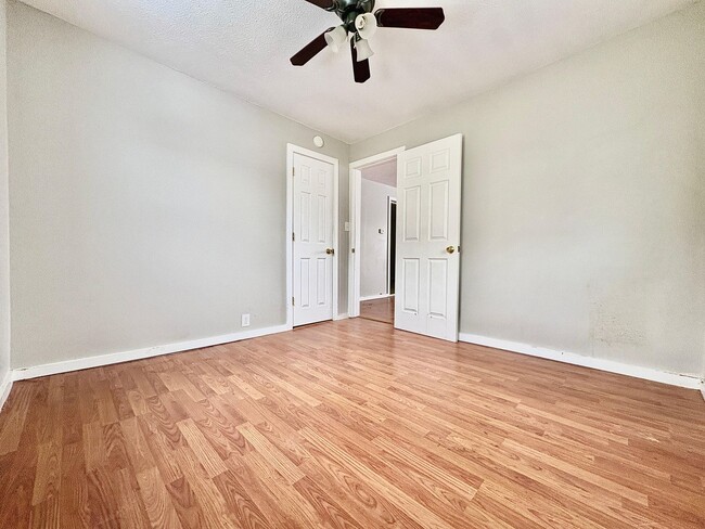 Building Photo - 919 S 25th St