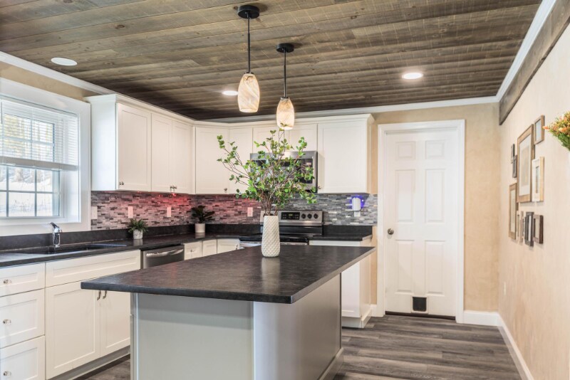 Building Photo - 730 Mammoth Rd