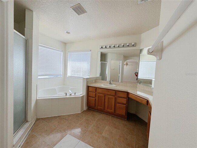 Building Photo - 13754 Amelia Pond Dr