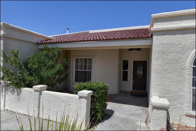 Building Photo - 829 Dulce Tierra Dr