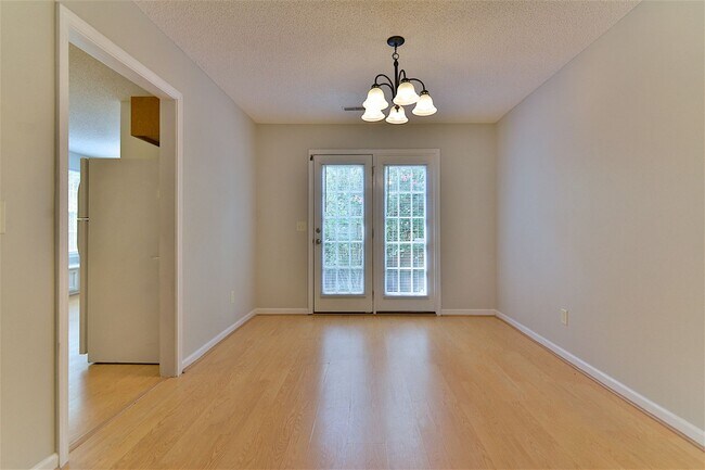 Building Photo - 5 Providence Plantation Ct