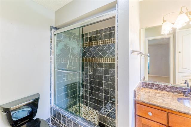 Building Photo - 2418 Ingleside Dr