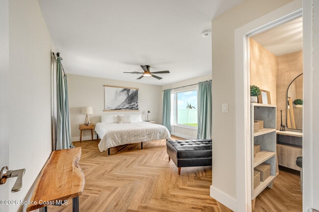 Building Photo - 1110 S Banana River Dr