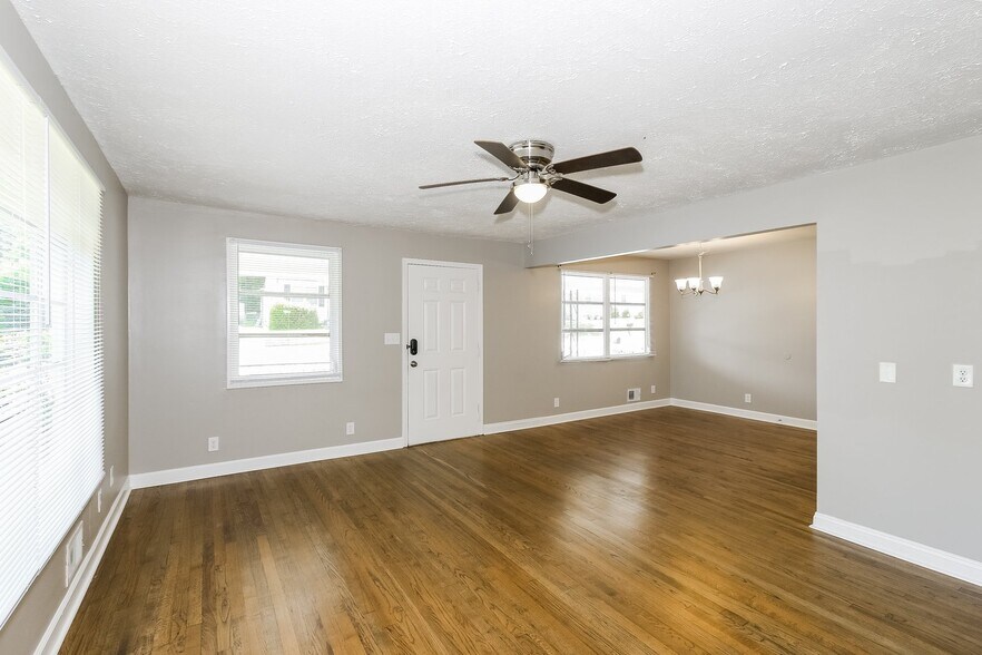 Building Photo - 1227 Radiance Dr