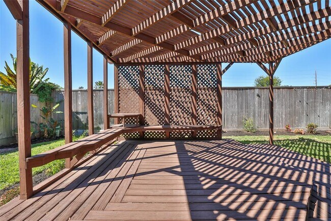 Building Photo - 1818 Brookchester Dr