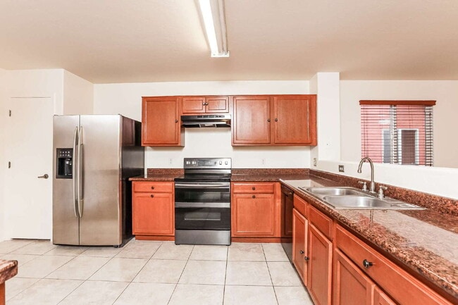 Building Photo - 5082 E Kittentails Dr