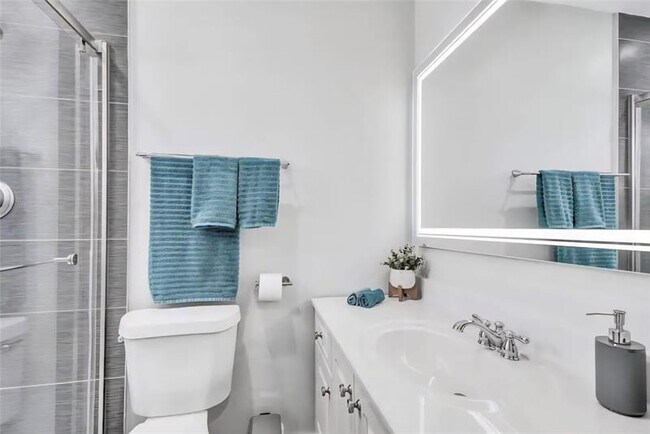 Building Photo - 2413 SW 58th Manor