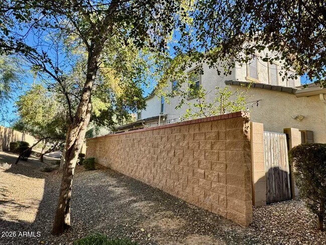 Building Photo - 4740 E Tierra Buena Ln