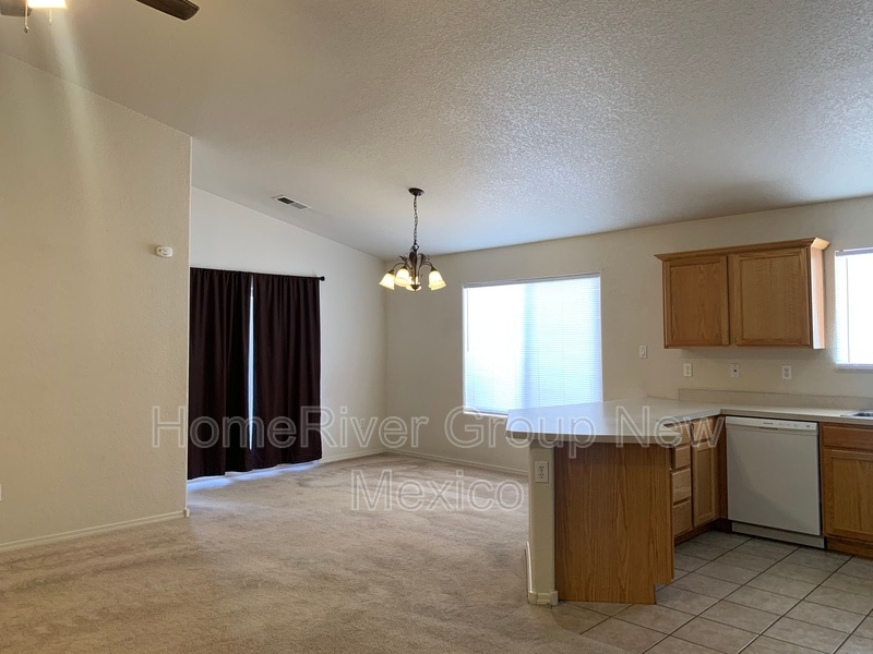 Building Photo - 1117 Toscana Dr SE