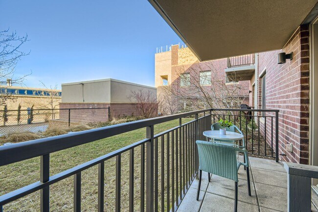 Building Photo - Modern 1 BDR in Peloton - Ground Floor - Full Accessible