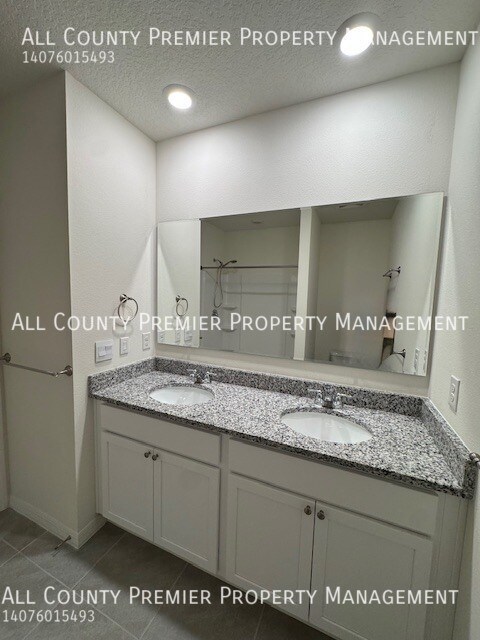 Building Photo - 994 King Parc Rd