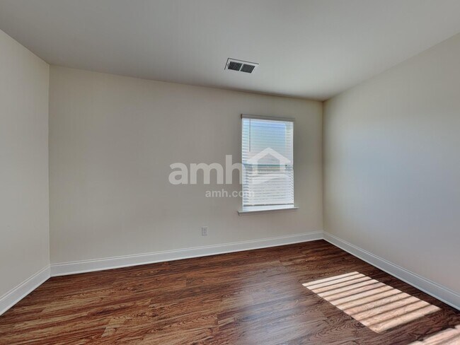 Building Photo - 175 River Hwy