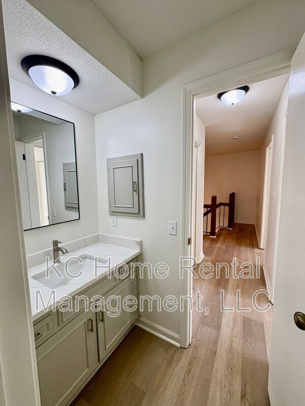 Building Photo - 10205 CedarBrooke Ln