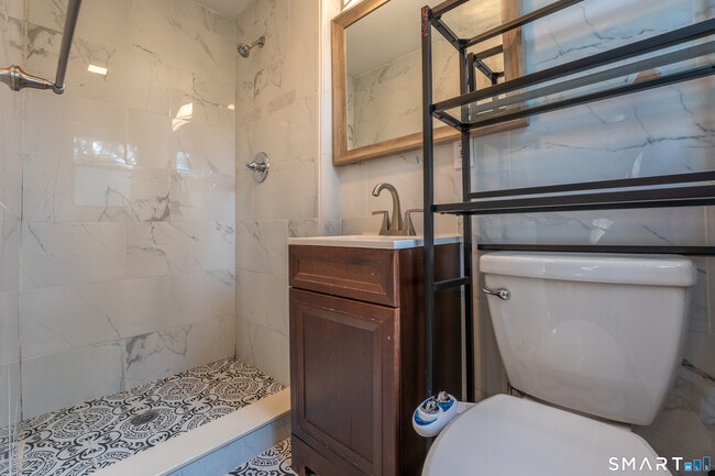 Building Photo - 115 Hilldale Rd