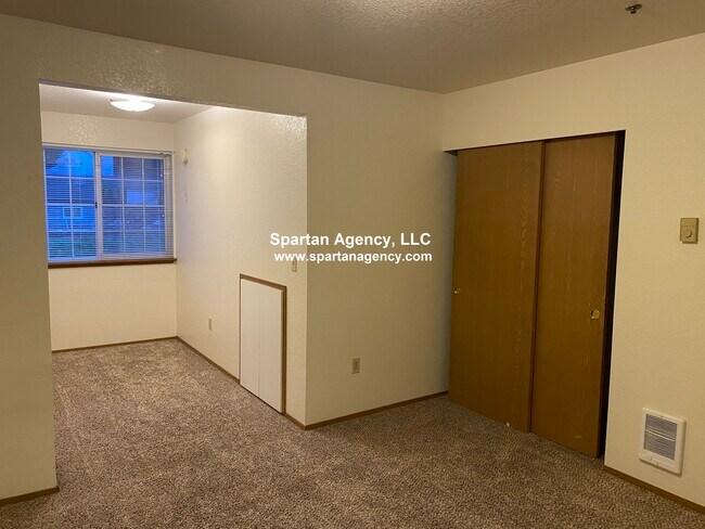 Building Photo - 131 23rd Ave SE