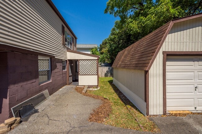 Building Photo - Stunning 4 Bedroom home in North Versailles available January 15!