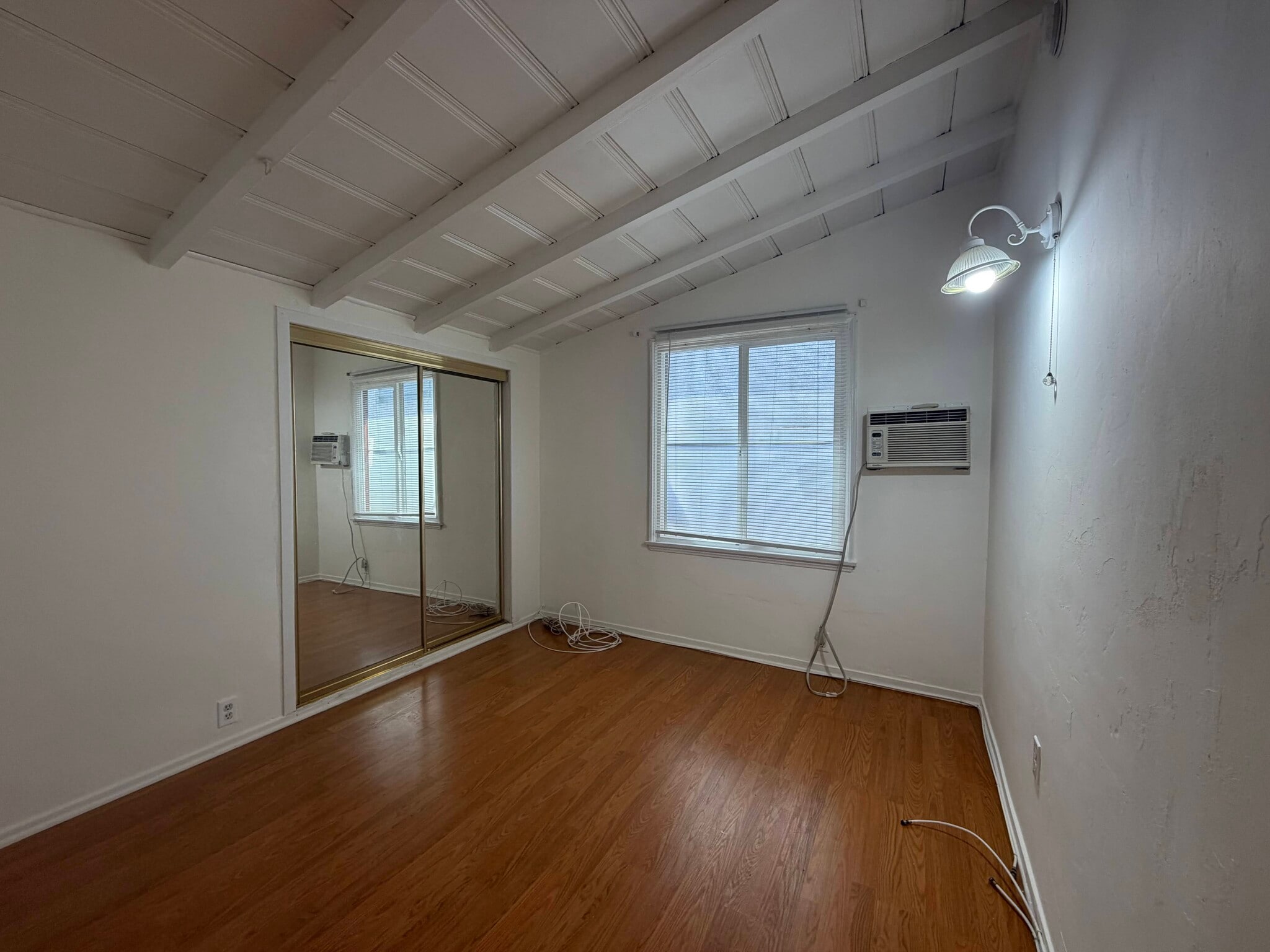 Building Photo - 5646 Farmdale Ave