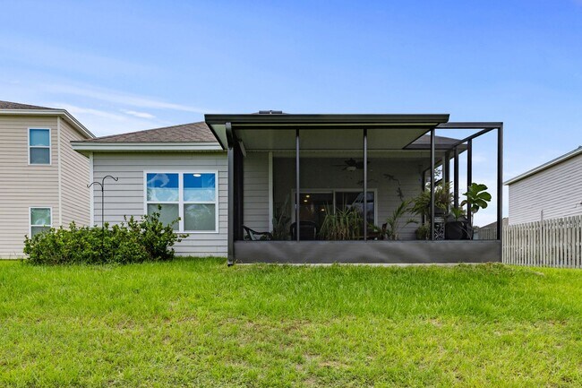 Building Photo - 1447 NW 136th Blvd