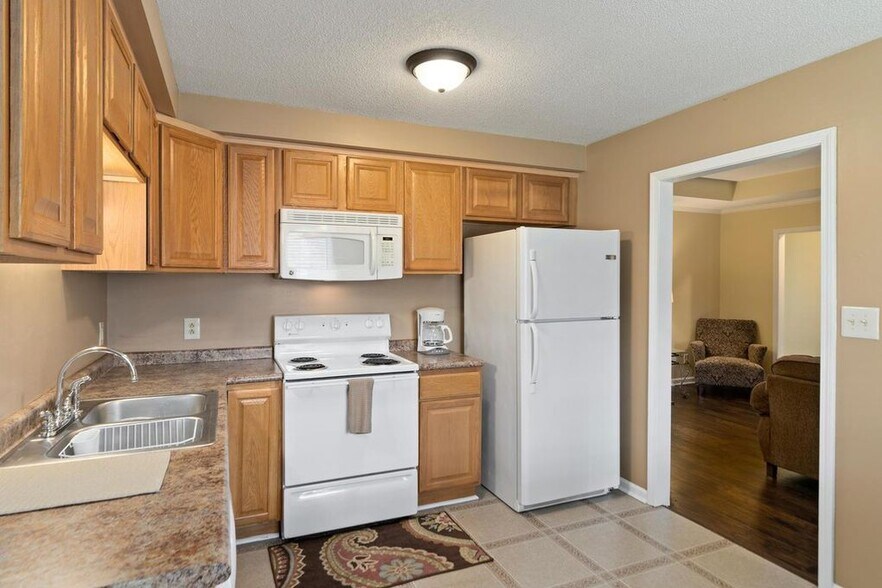 Building Photo - 1102 Tobacco Rd