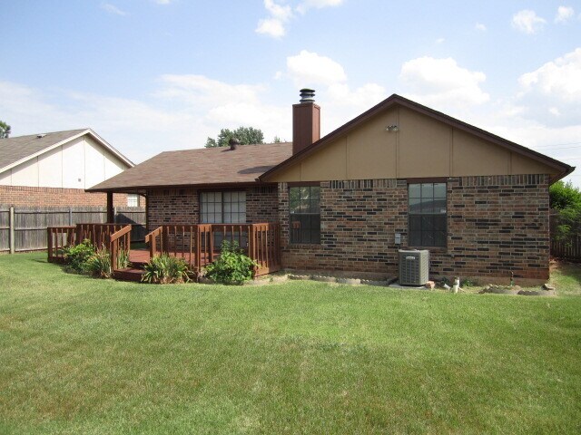 Building Photo - 2701 Pennington Ave