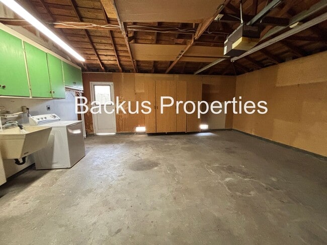 Building Photo - Three bedroom home across from Claremont Manor Park