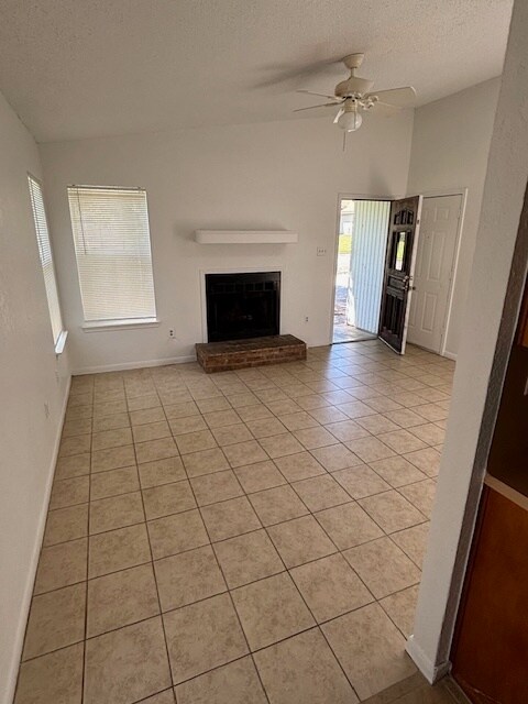 Building Photo - 1402 Ashley Dr